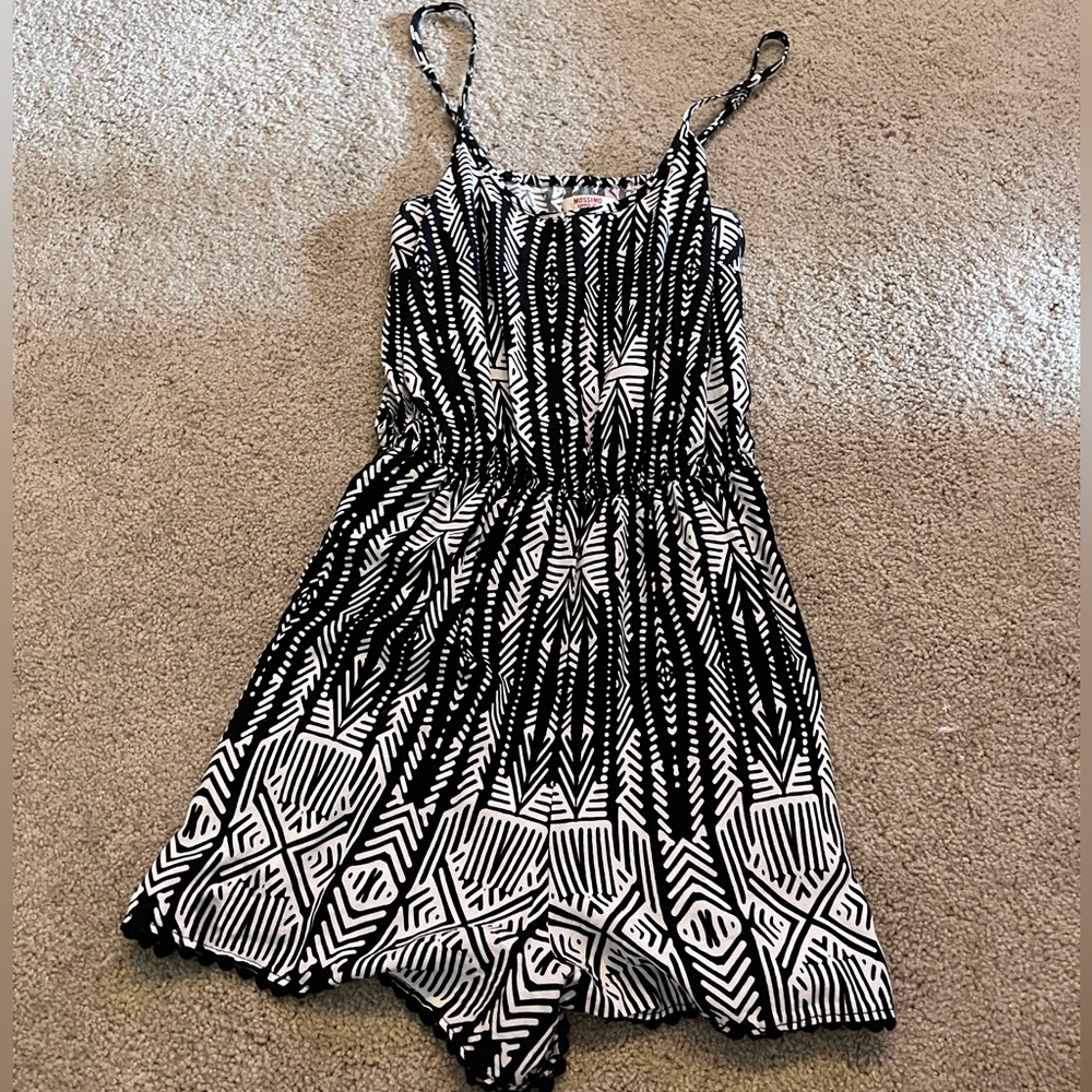 Mossimo black and white romper